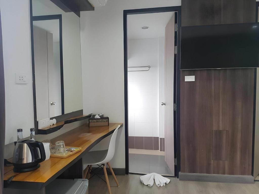 Veethara Boutique Hotel Удон Тани Екстериор снимка